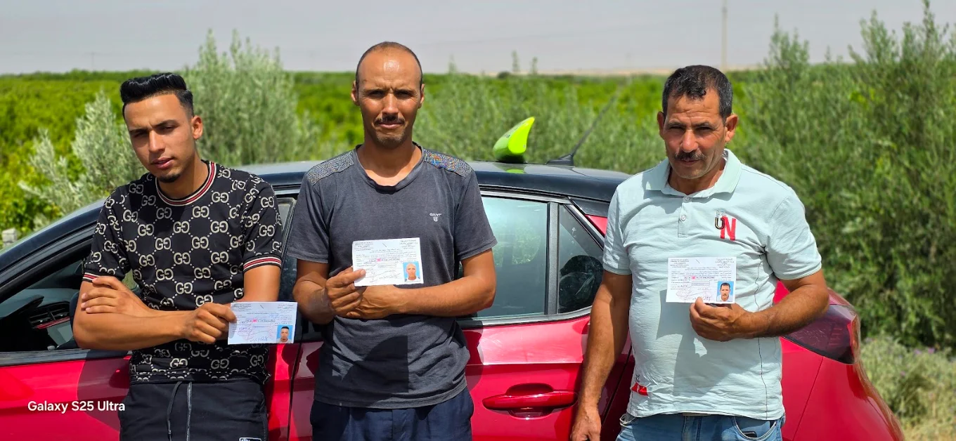 تجهيزات قاعة الامتحان النظري وشرح مدونة السير — عبد الباسط